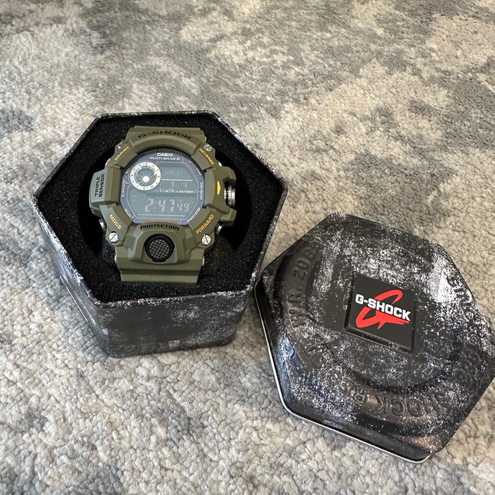Casio G-Shock Rangeman with original box. Like new